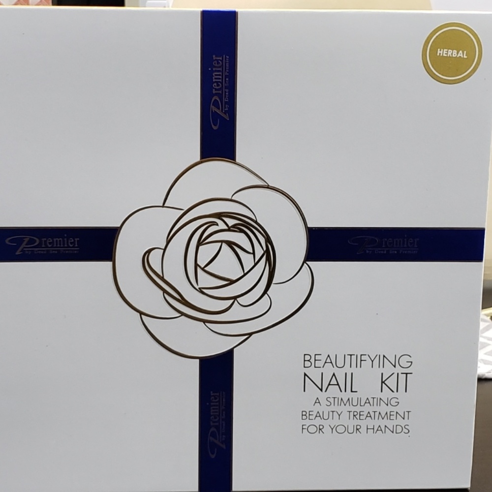 Premier Beautifying Nail Kit